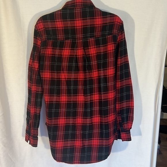 𝅺BEACHLUNCHLOUNGE Red/Black Plaid Flannel Button Down - Picture 2 of 3